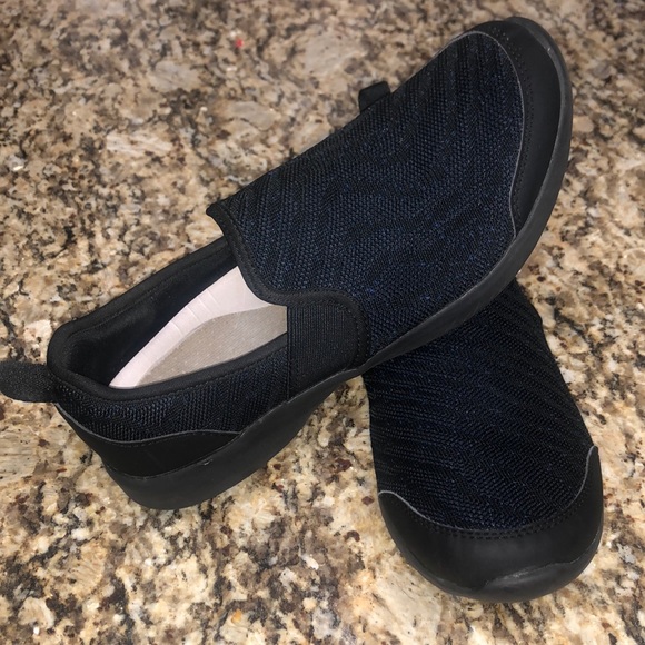 Vionic Shoes Vionic Womens Flats Poshmark